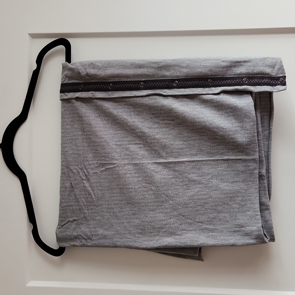 NWOT lululemon Vinyasa Scarf, Light Grey - Picture 5 of 12